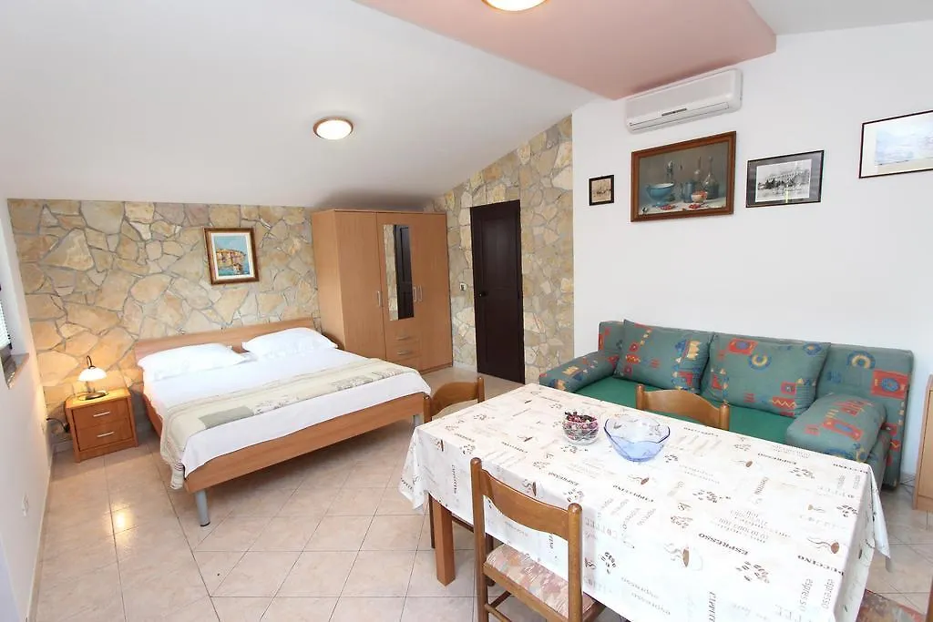 Apartments Marlina 로비니 0*,